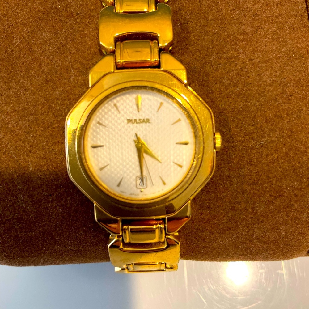 Pulsar Goldtone Octagon Face Watch